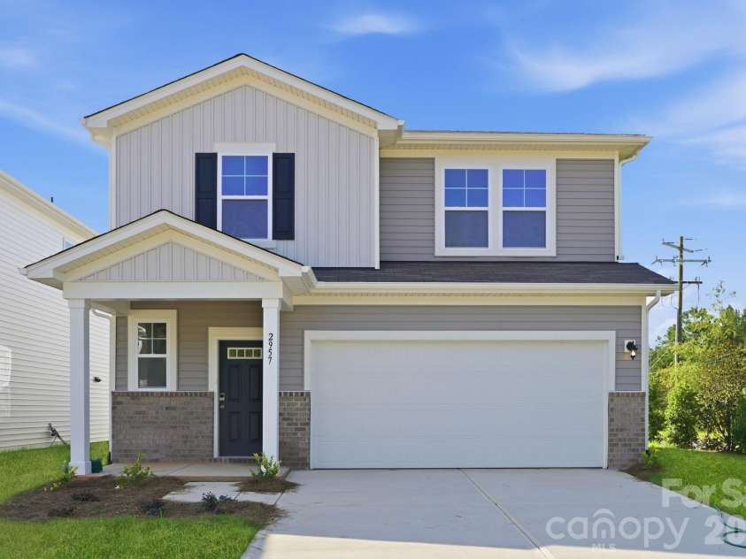 2957 31st Street Lane, Hickory, NC 28601.  MLS# CAR4401844, YatesRealty ID 39878. 