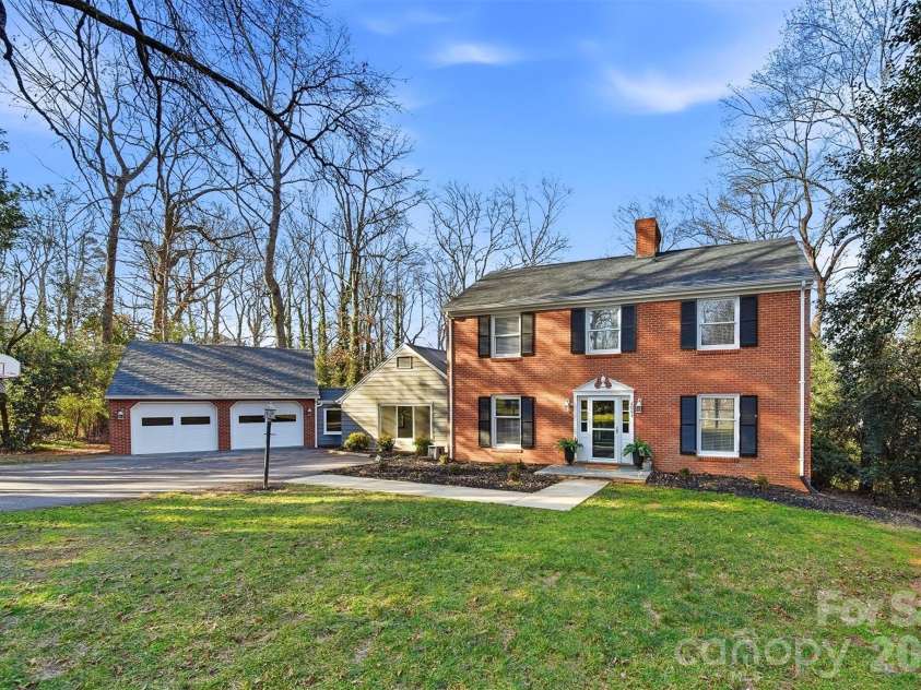 4041 4th Street Court, Hickory, NC 28601.  MLS# CAR4340977, YatesRealty ID 3988. 