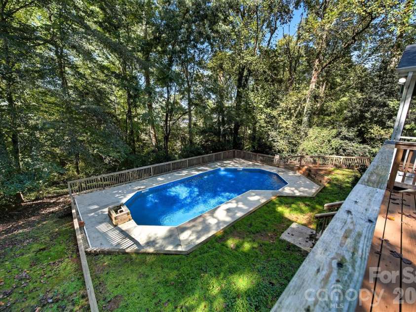 4041 4th Street Court, Hickory, NC 28601.  MLS# CAR4340977, YatesRealty ID 3988. 