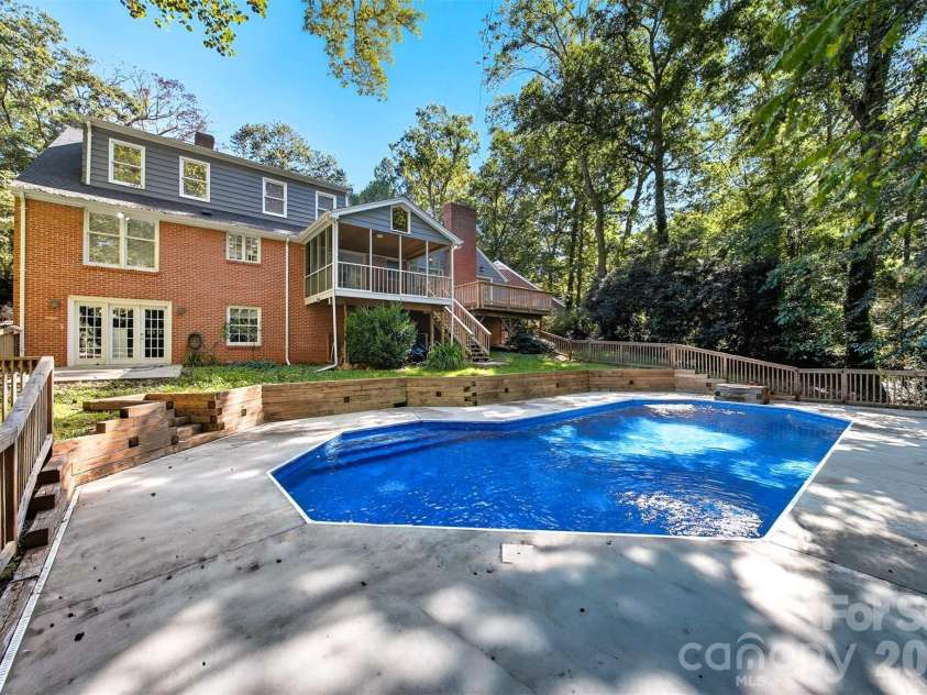 4041 4th Street Court, Hickory, NC 28601.  MLS# CAR4340977, YatesRealty ID 3988. 