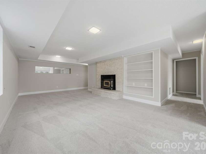 4041 4th Street Court, Hickory, NC 28601.  MLS# CAR4340977, YatesRealty ID 3988. Lower Level View 2