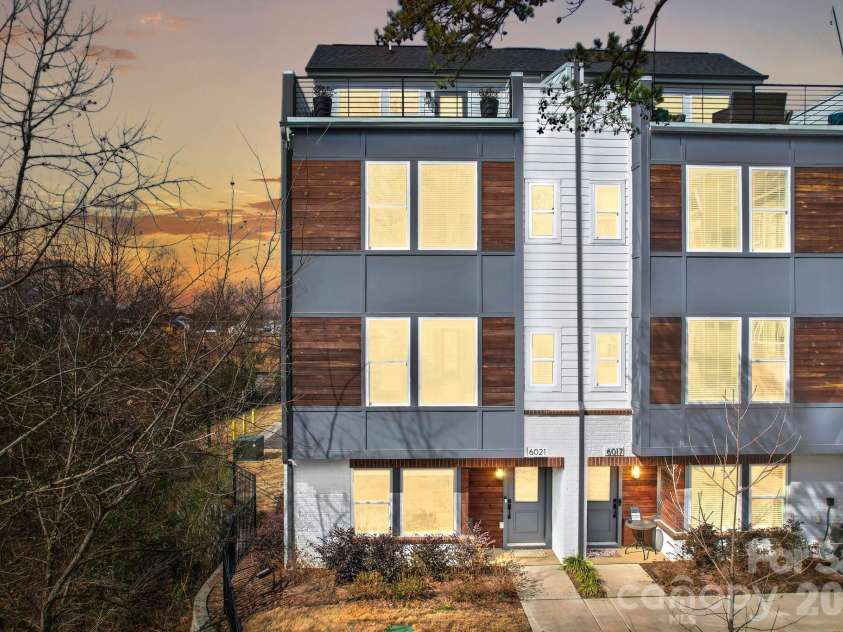 6021 Irwins Branch Drive, Charlotte, NC 28217.  MLS# CAR4347366, YatesRealty ID 3988. 