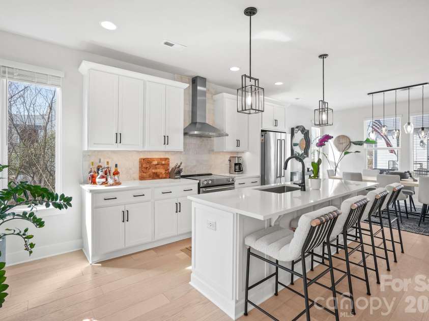 6021 Irwins Branch Drive, Charlotte, NC 28217.  MLS# CAR4347366, YatesRealty ID 3988. 