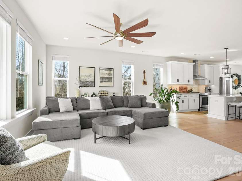 6021 Irwins Branch Drive, Charlotte, NC 28217.  MLS# CAR4347366, YatesRealty ID 3988. 