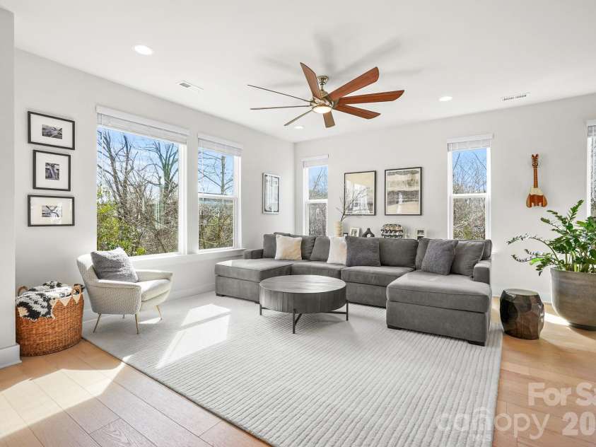 6021 Irwins Branch Drive, Charlotte, NC 28217.  MLS# CAR4347366, YatesRealty ID 3988. 