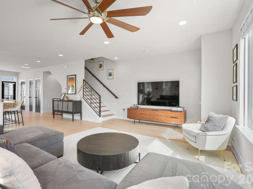 6021 Irwins Branch Drive, Charlotte, NC 28217.  MLS# CAR4347366, YatesRealty ID 3988. 