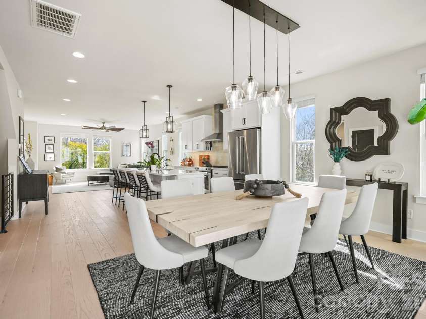 6021 Irwins Branch Drive, Charlotte, NC 28217.  MLS# CAR4347366, YatesRealty ID 3988. 