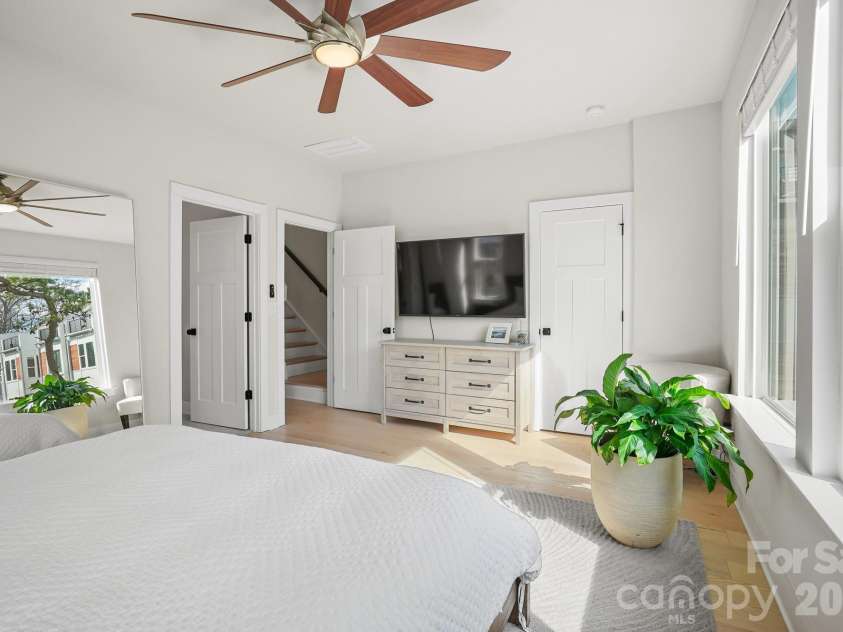 6021 Irwins Branch Drive, Charlotte, NC 28217.  MLS# CAR4347366, YatesRealty ID 3988. 