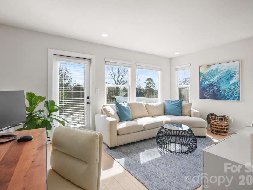 6021 Irwins Branch Drive, Charlotte, NC 28217.  MLS# CAR4347366, YatesRealty ID 3988. 