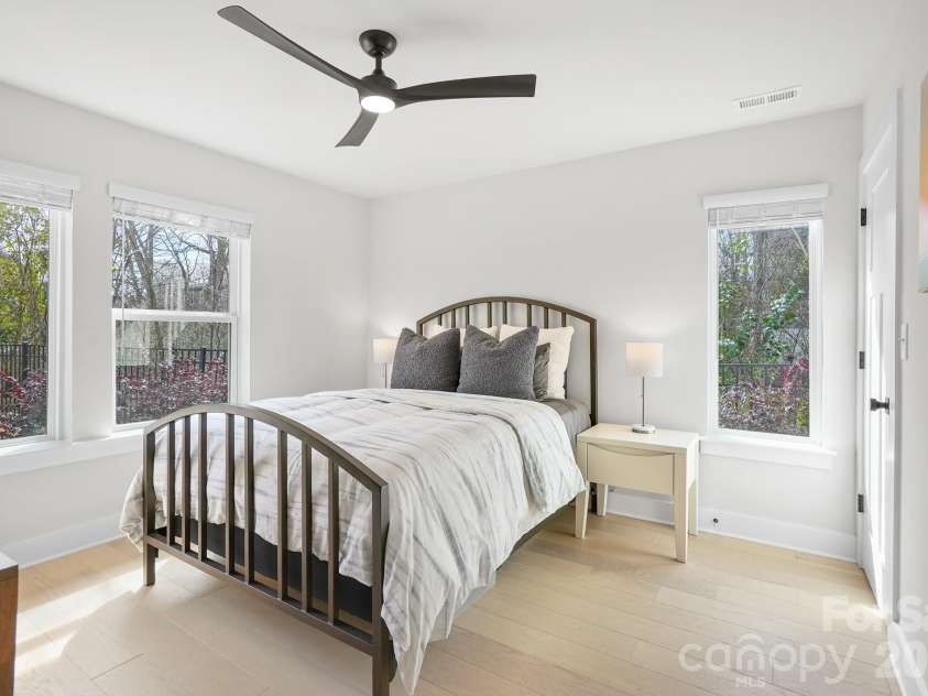 6021 Irwins Branch Drive, Charlotte, NC 28217.  MLS# CAR4347366, YatesRealty ID 3988. 