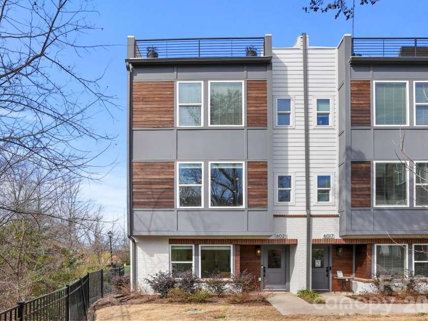 6021 Irwins Branch Drive, Charlotte, NC 28217.  MLS# CAR4347366, YatesRealty ID 3988. 
