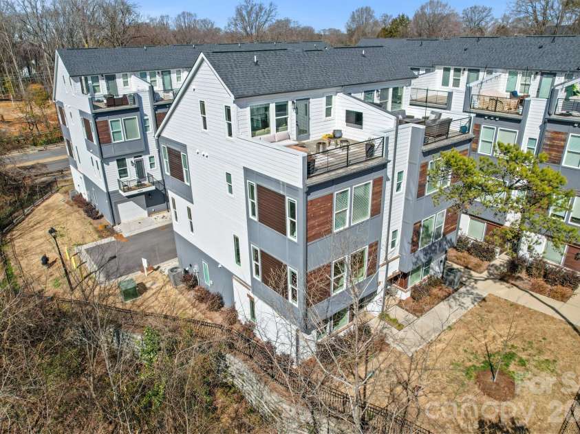 6021 Irwins Branch Drive, Charlotte, NC 28217.  MLS# CAR4347366, YatesRealty ID 3988. 