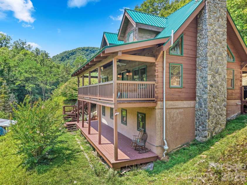 2560 Round Hill Road, Bryson City, NC 28713.  MLS# CAR4406322, YatesRealty ID 39880. 