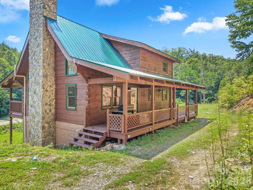 2560 Round Hill Road, Bryson City, NC 28713.  MLS# CAR4406322, YatesRealty ID 39880. 