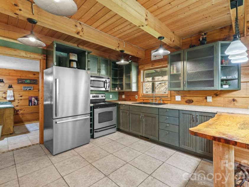 2560 Round Hill Road, Bryson City, NC 28713.  MLS# CAR4406322, YatesRealty ID 39880. 