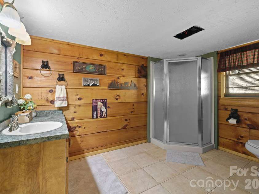 2560 Round Hill Road, Bryson City, NC 28713.  MLS# CAR4406322, YatesRealty ID 39880. 
