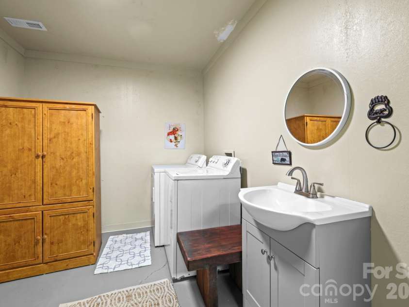 2560 Round Hill Road, Bryson City, NC 28713.  MLS# CAR4406322, YatesRealty ID 39880. 