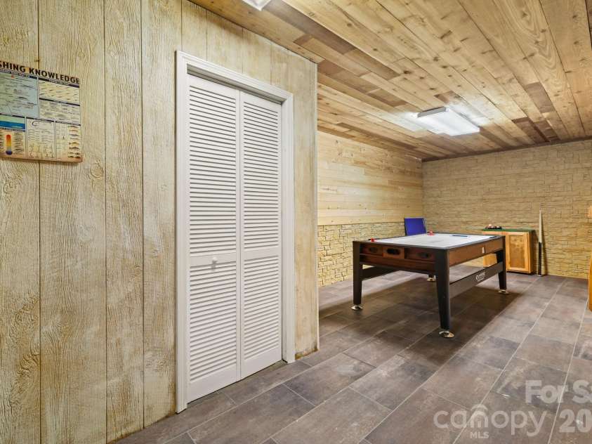2560 Round Hill Road, Bryson City, NC 28713.  MLS# CAR4406322, YatesRealty ID 39880. 