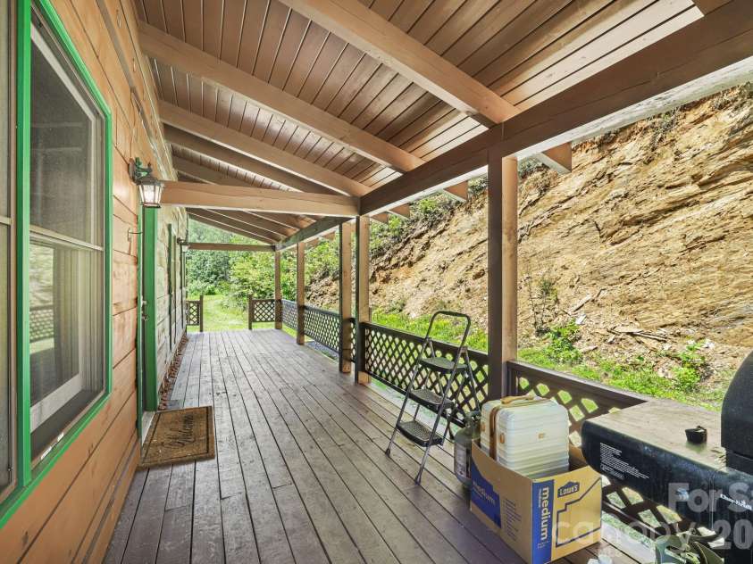2560 Round Hill Road, Bryson City, NC 28713.  MLS# CAR4406322, YatesRealty ID 39880. 
