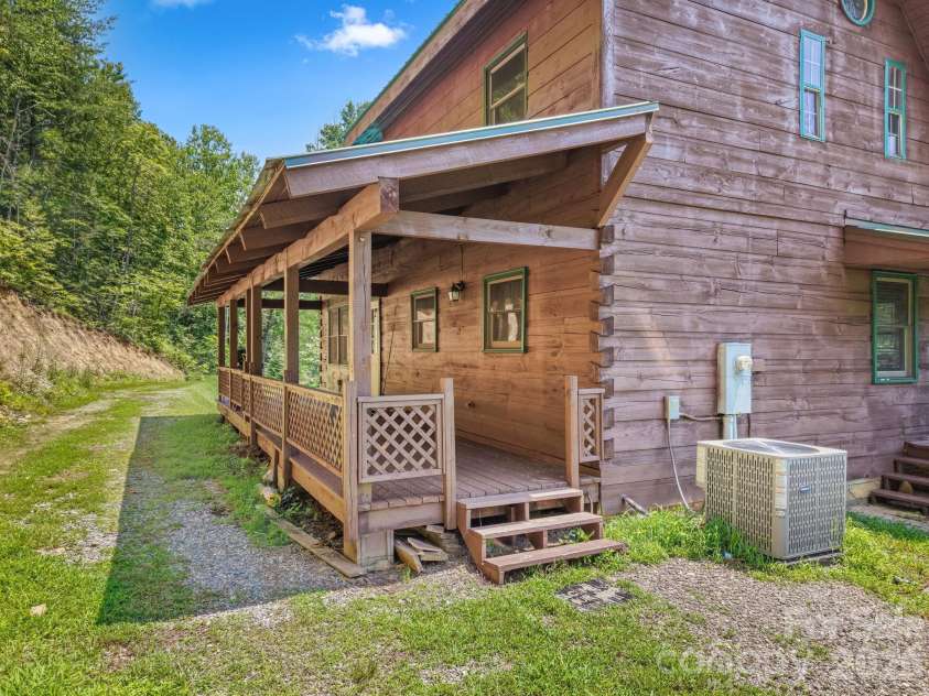 2560 Round Hill Road, Bryson City, NC 28713.  MLS# CAR4406322, YatesRealty ID 39880. 