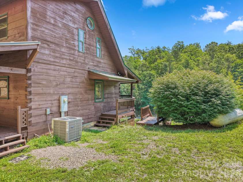 2560 Round Hill Road, Bryson City, NC 28713.  MLS# CAR4406322, YatesRealty ID 39880. 