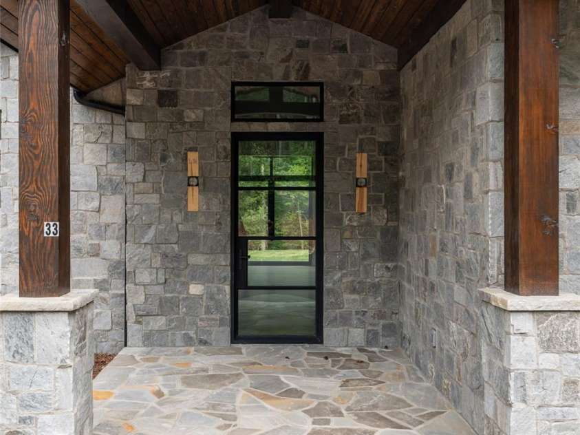 33 Busbee Road, Asheville, NC 28803.  MLS# CAR4385731, YatesRealty ID 39881. 