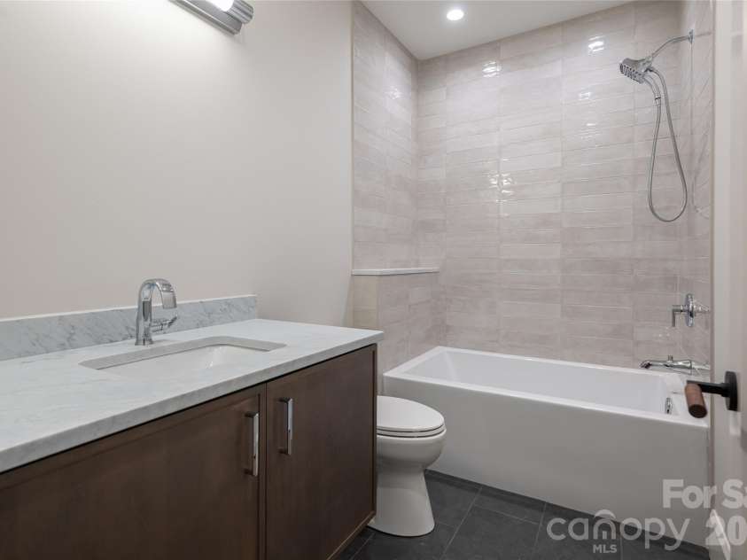 33 Busbee Road, Asheville, NC 28803.  MLS# CAR4385731, YatesRealty ID 39881. 