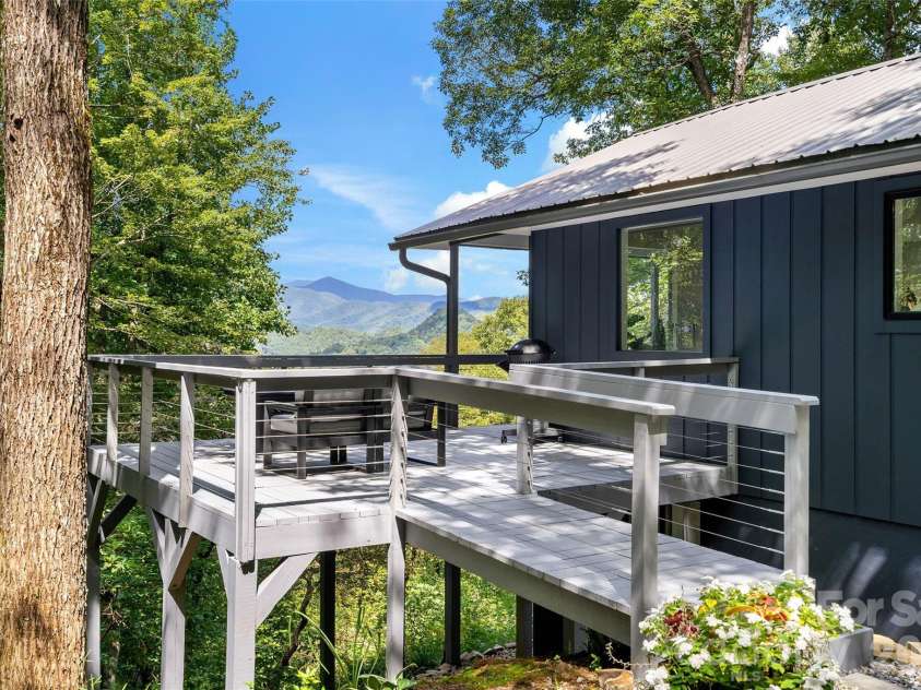 68 Lakey Gap Heights, Black Mountain, NC 28711.  MLS# CAR4358679, YatesRealty ID 39882. 
