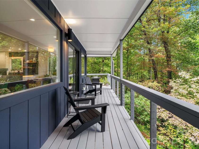 68 Lakey Gap Heights, Black Mountain, NC 28711.  MLS# CAR4358679, YatesRealty ID 39882. 