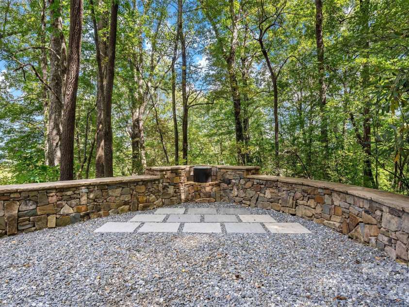68 Lakey Gap Heights, Black Mountain, NC 28711.  MLS# CAR4358679, YatesRealty ID 39882. 