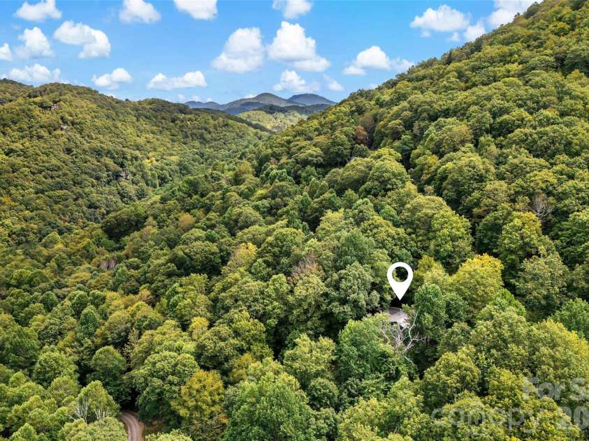 68 Lakey Gap Heights, Black Mountain, NC 28711.  MLS# CAR4358679, YatesRealty ID 39882. 