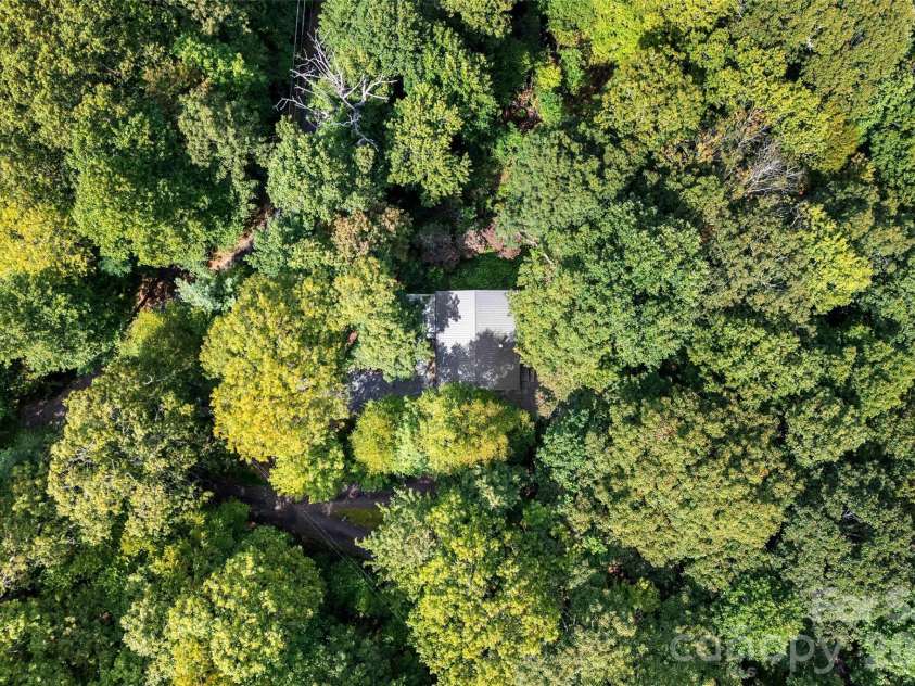 68 Lakey Gap Heights, Black Mountain, NC 28711.  MLS# CAR4358679, YatesRealty ID 39882. 