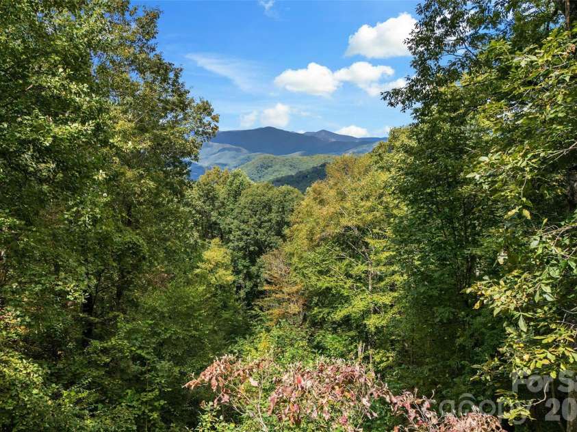68 Lakey Gap Heights, Black Mountain, NC 28711.  MLS# CAR4358679, YatesRealty ID 39882. 