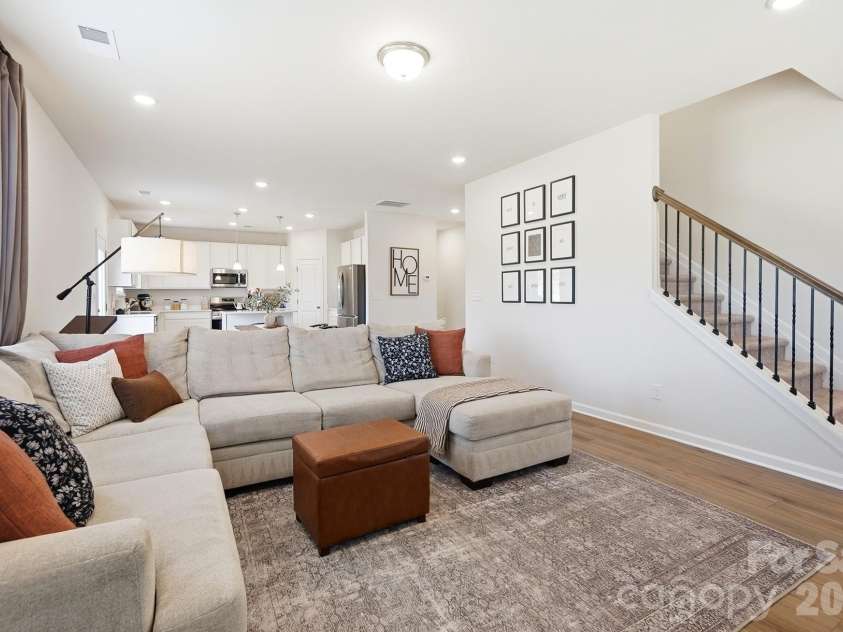 6023 Busch Way, Midland, NC 28107.  MLS# CAR4397614, YatesRealty ID 39883. Spacious open layout connects the kitchen, dining area, and family room.