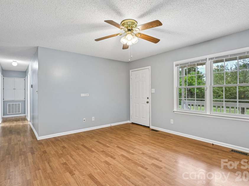 738 Mcdaniel Road, Kings Mountain, NC 28086.  MLS# CAR4395003, YatesRealty ID 39885. 