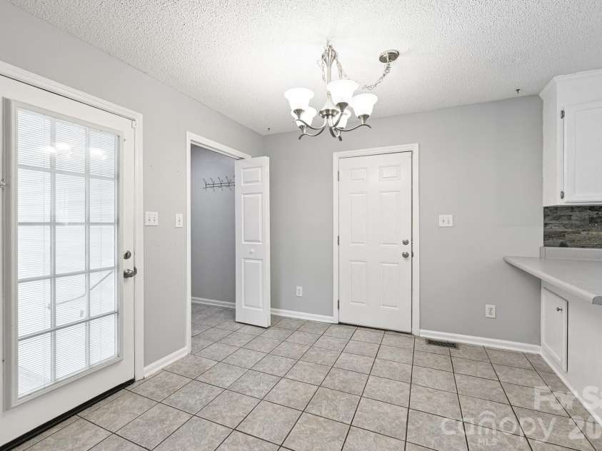 738 Mcdaniel Road, Kings Mountain, NC 28086.  MLS# CAR4395003, YatesRealty ID 39885. 