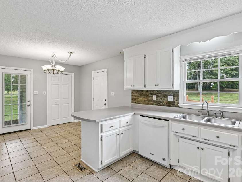 738 Mcdaniel Road, Kings Mountain, NC 28086.  MLS# CAR4395003, YatesRealty ID 39885. 