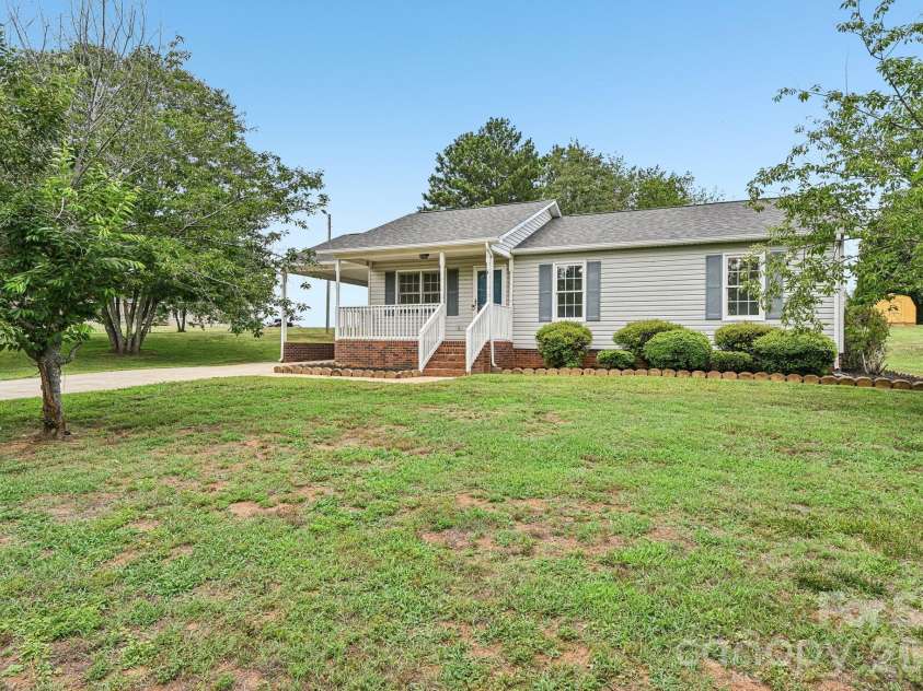 738 Mcdaniel Road, Kings Mountain, NC 28086.  MLS# CAR4395003, YatesRealty ID 39885. 
