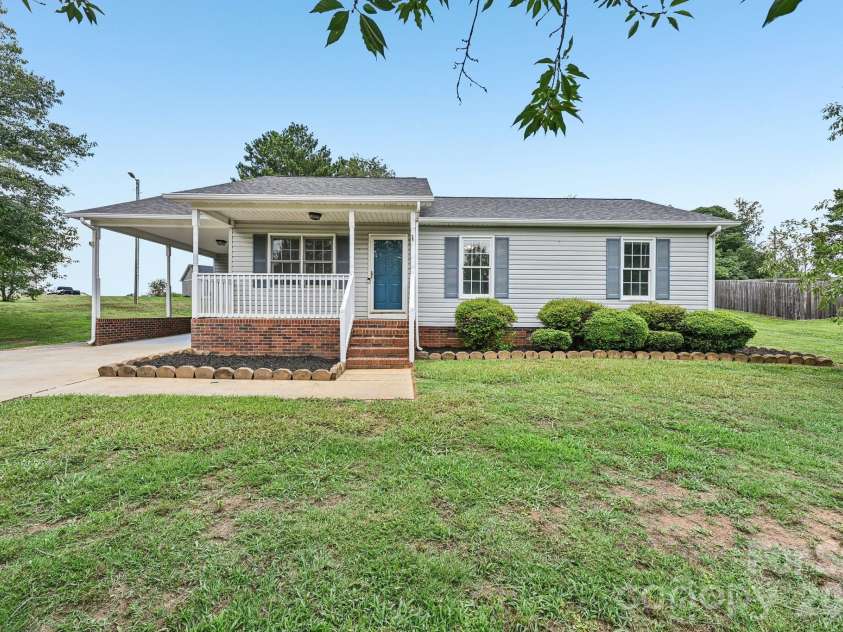 738 Mcdaniel Road, Kings Mountain, NC 28086.  MLS# CAR4395003, YatesRealty ID 39885. 738 McDaniel