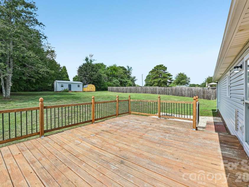 738 Mcdaniel Road, Kings Mountain, NC 28086.  MLS# CAR4395003, YatesRealty ID 39885. Large back deck