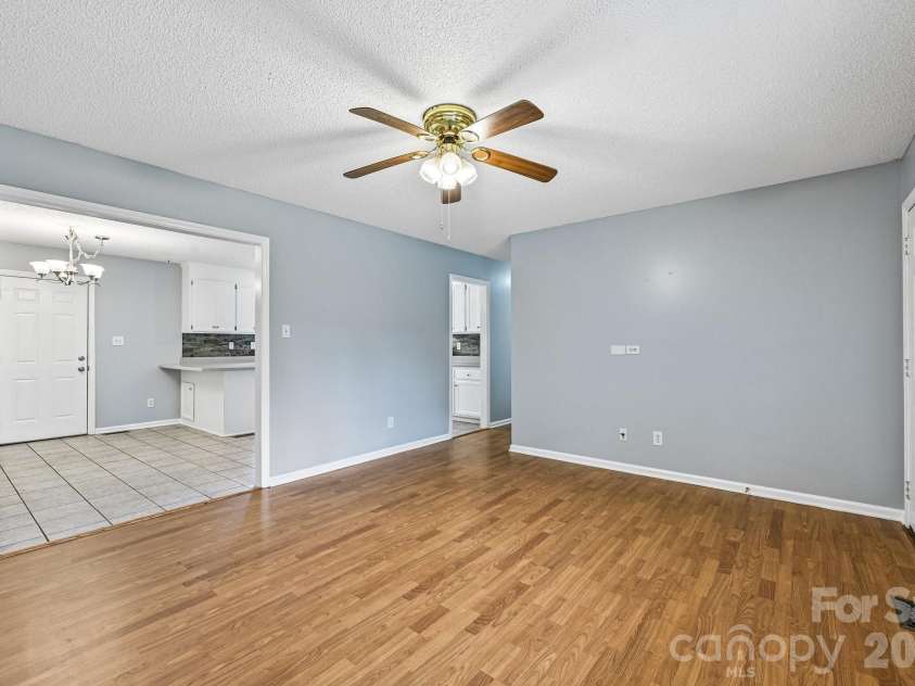 738 Mcdaniel Road, Kings Mountain, NC 28086.  MLS# CAR4395003, YatesRealty ID 39885. Living Room