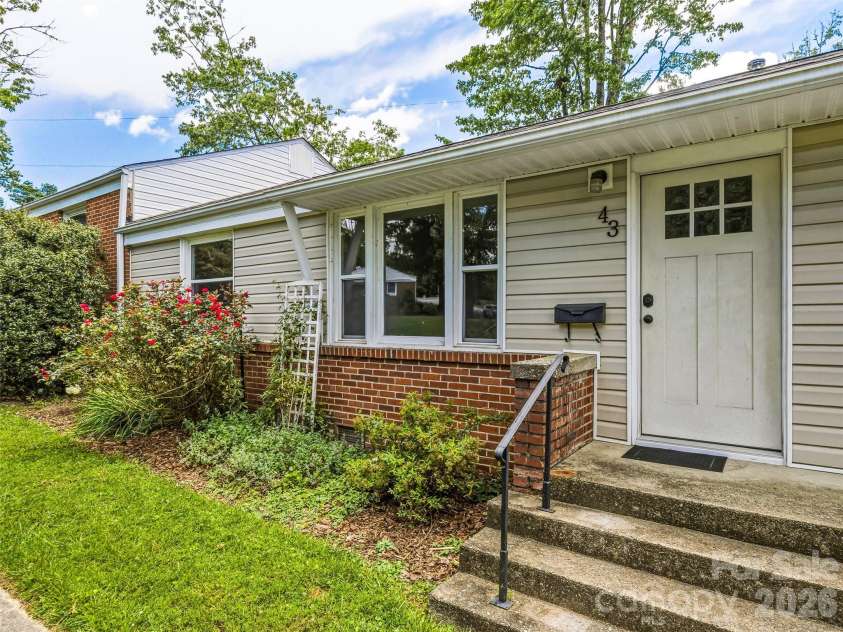 43 Trowbridge Lane, Brevard, NC 28712.  MLS# CAR4405175, YatesRealty ID 39886. 