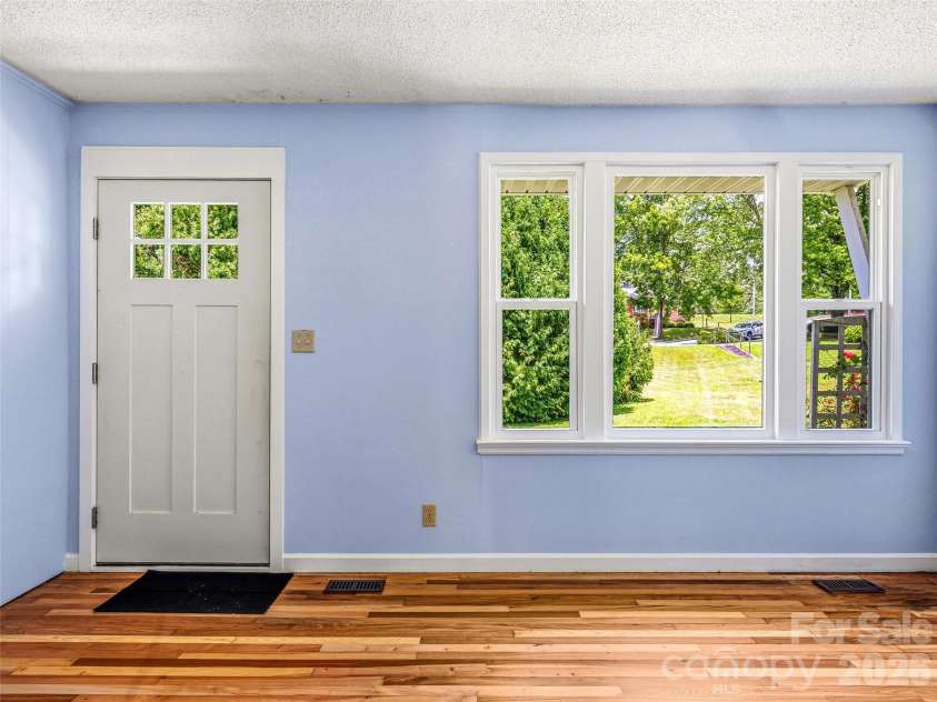 43 Trowbridge Lane, Brevard, NC 28712.  MLS# CAR4405175, YatesRealty ID 39886. 