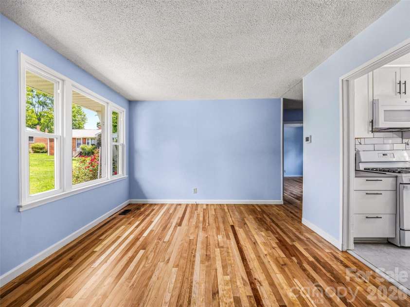 43 Trowbridge Lane, Brevard, NC 28712.  MLS# CAR4405175, YatesRealty ID 39886. 