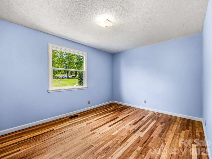 43 Trowbridge Lane, Brevard, NC 28712.  MLS# CAR4405175, YatesRealty ID 39886. 