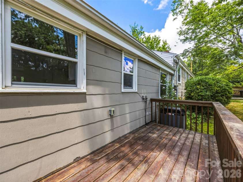 43 Trowbridge Lane, Brevard, NC 28712.  MLS# CAR4405175, YatesRealty ID 39886. 