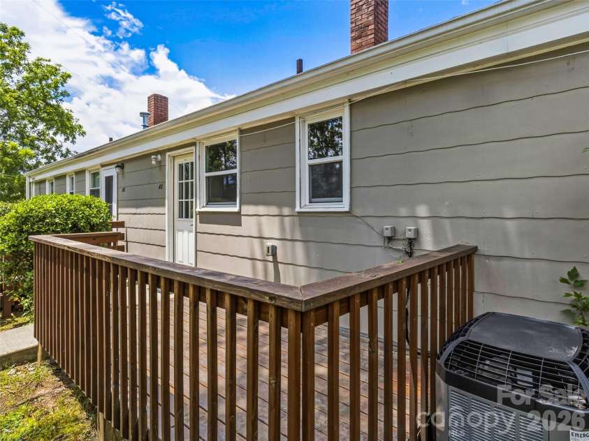 43 Trowbridge Lane, Brevard, NC 28712.  MLS# CAR4405175, YatesRealty ID 39886. 