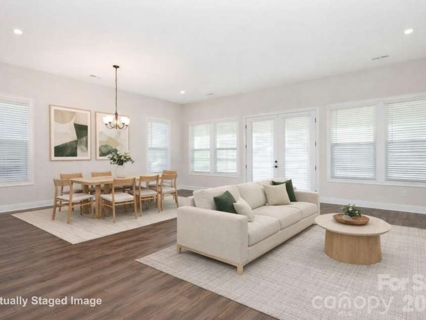 4423 Moxie Way, Charlotte, NC 28215.  MLS# CAR4397354, YatesRealty ID 39887. 