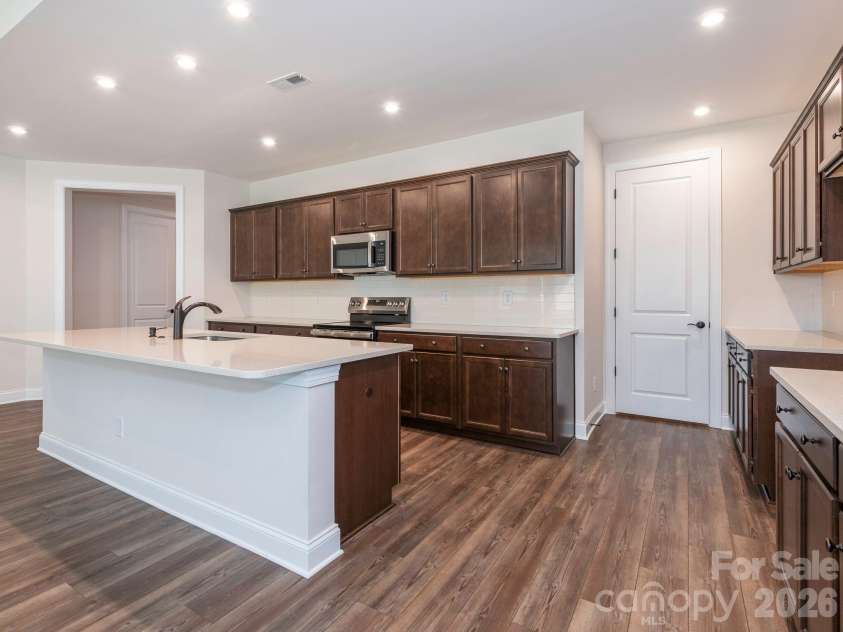 4423 Moxie Way, Charlotte, NC 28215.  MLS# CAR4397354, YatesRealty ID 39887. 