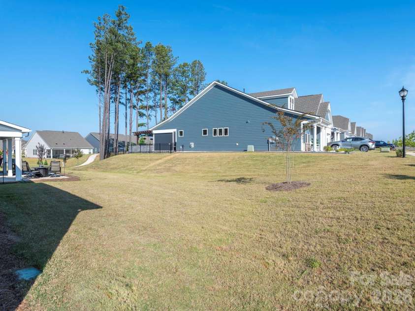 4423 Moxie Way, Charlotte, NC 28215.  MLS# CAR4397354, YatesRealty ID 39887. 